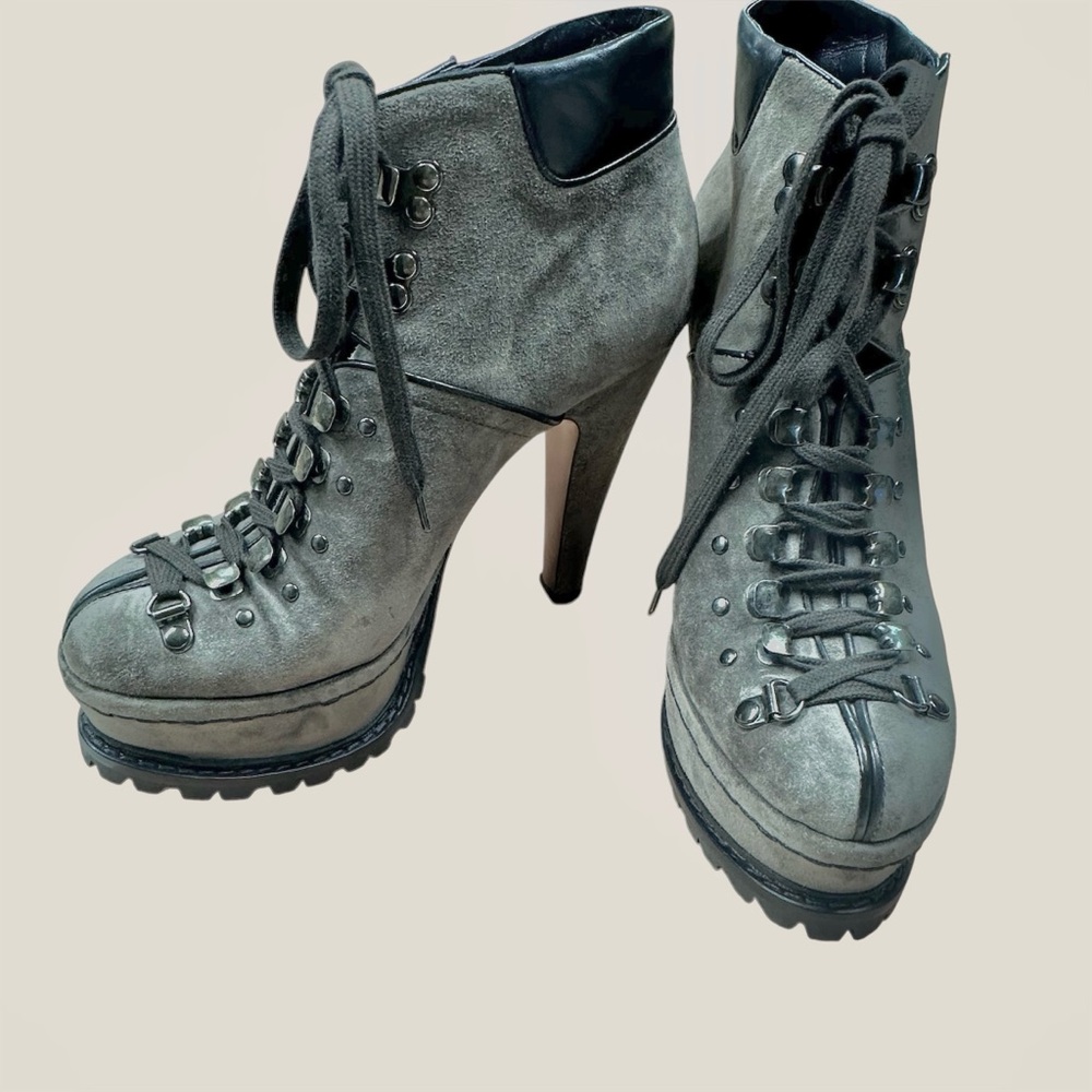 ALAIA Stiletto Platform Booties Gray Suede Size 39🌸